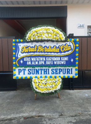 Papan Bunga Duka di Giripanggung