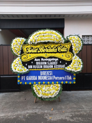 Papan Bunga Duka di Giripanggung